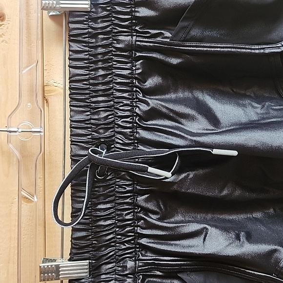 Victoria Secret Sport women's Shorts Size Small NWOT High Waisted - Picture 2 of 7